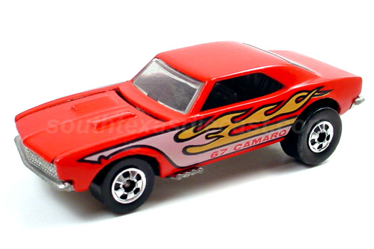 2007 Hot wheels ULTRA HOTS #12 67 CHEVY CAMARO red with white top & stripes 1967